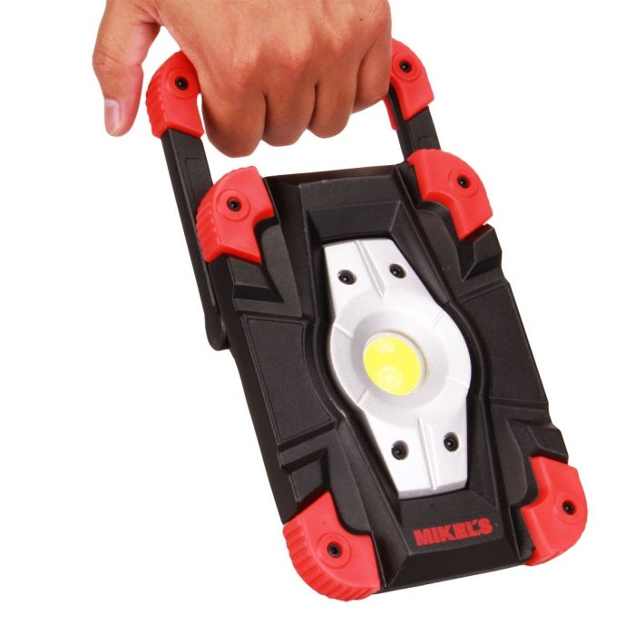LÁMPARA REFLECTOR LED (10W RECARGABLE) USO RUDO